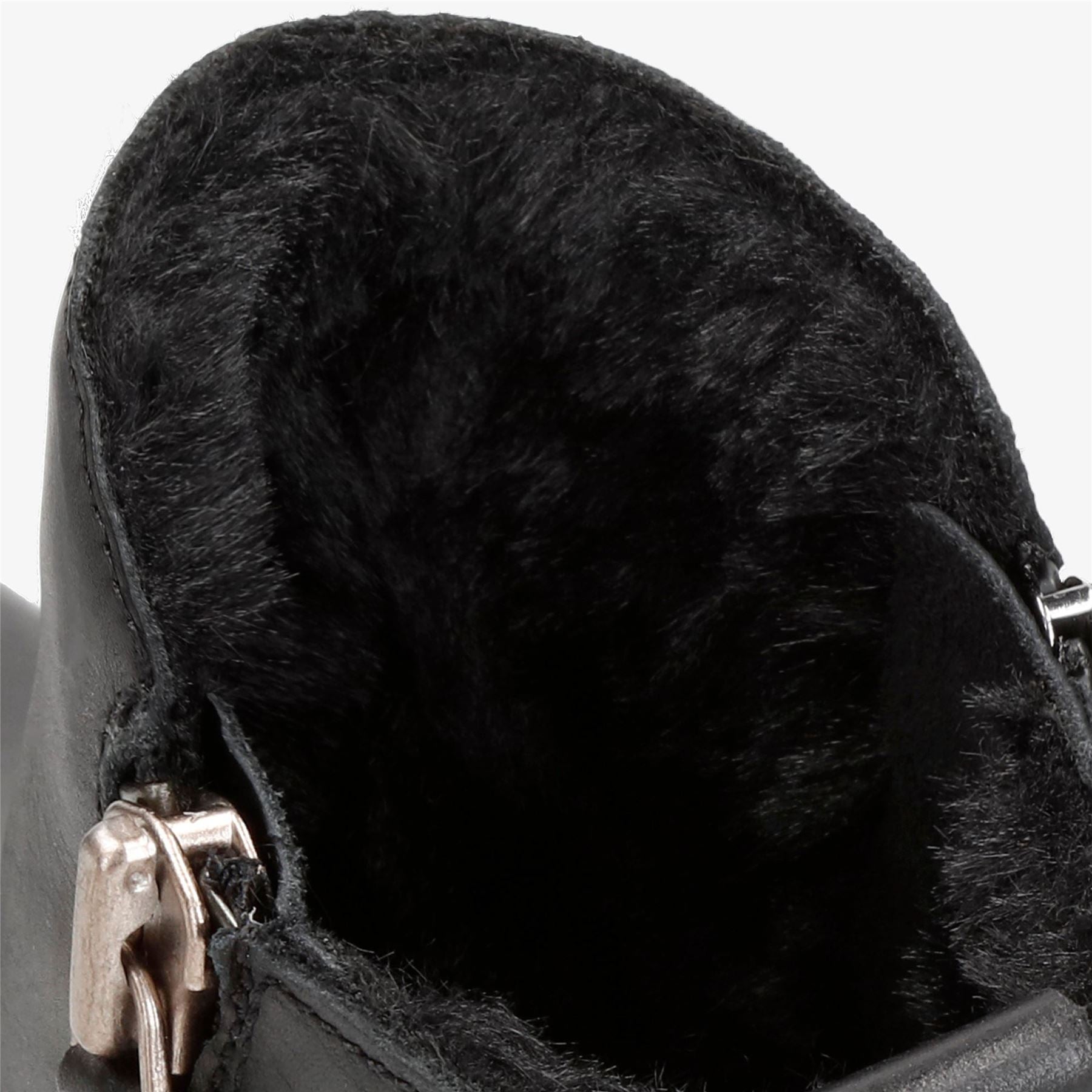 Trav B2 - Women's Black Side Zipped Leather Ankle Boots