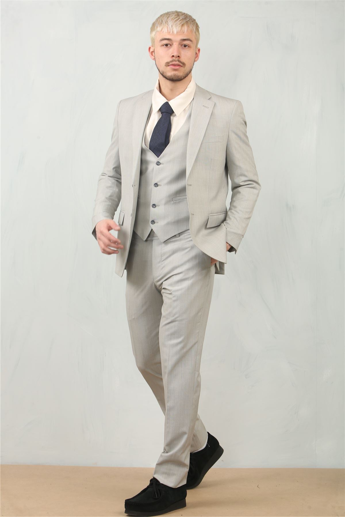 IM31 - Men's Grey 3 Piece Prince Of Wales Check Suit