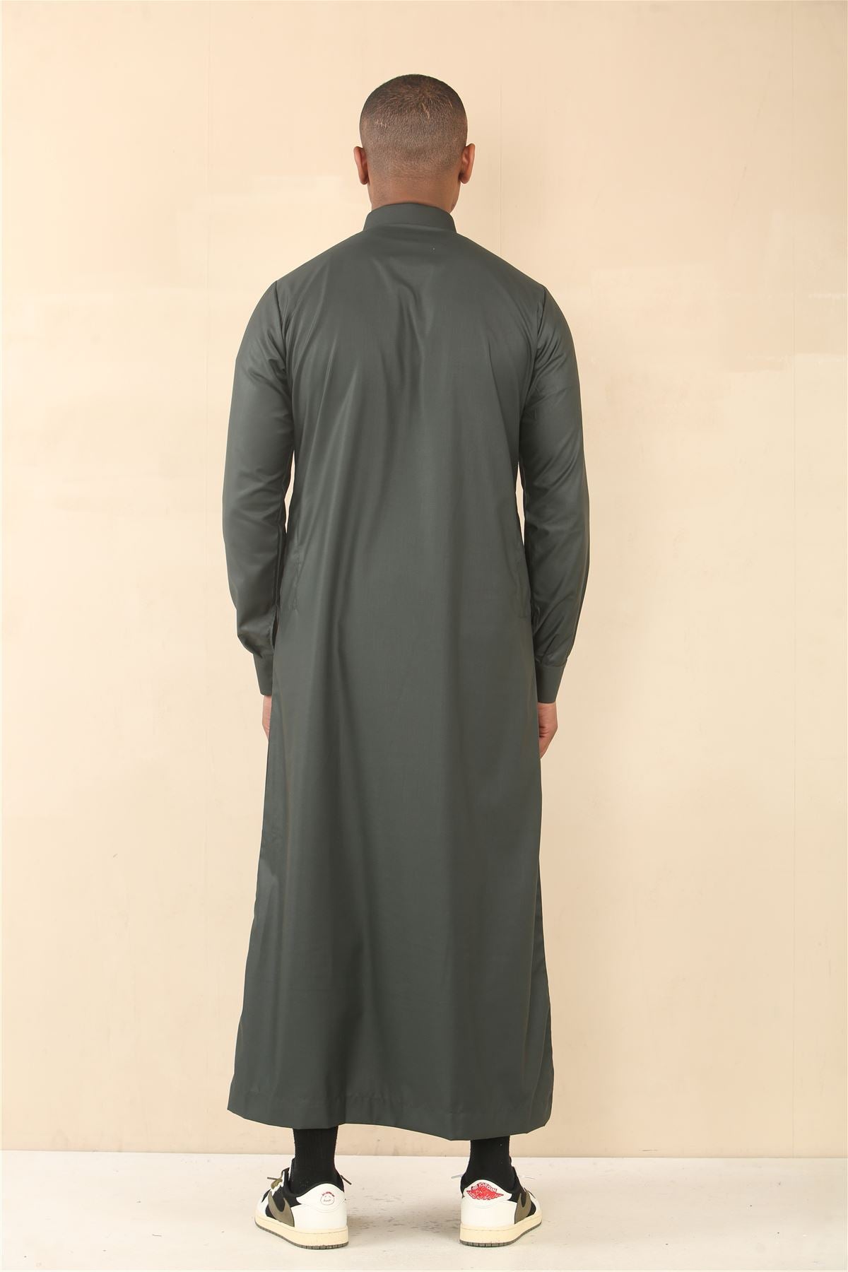 TT-004 - Men's Saudi Emirati Thobe Classic Shirt Collar