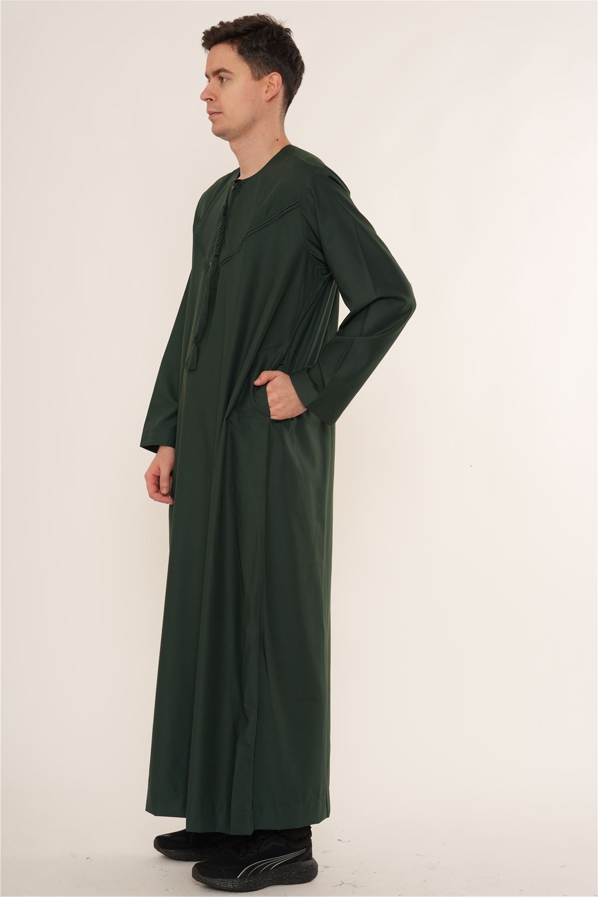 HM11 - Men's Emirati Omani Bobble Button Thobe