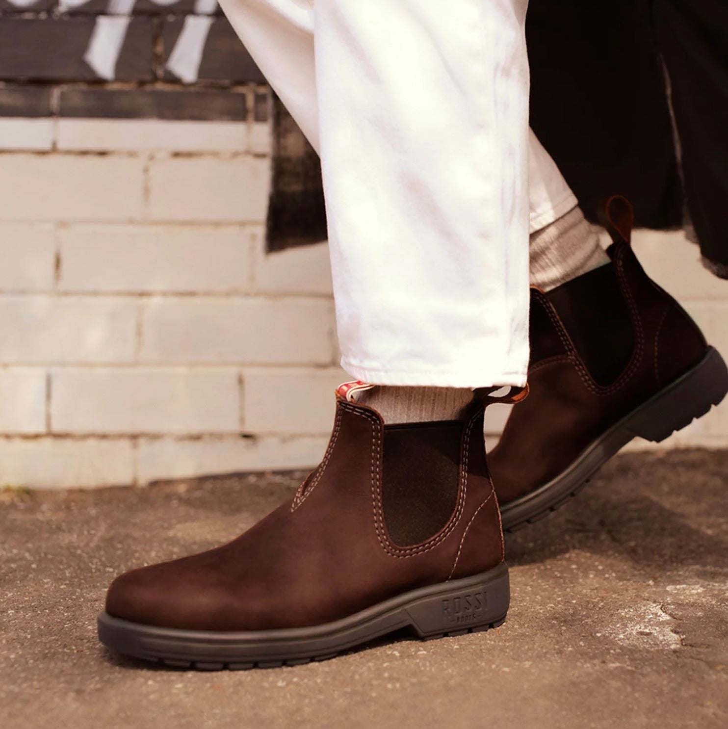 Endura 303 - Redwood Brown Leather Chelsea Boots