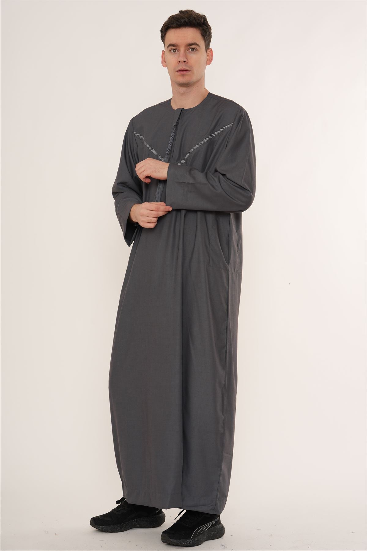 HM10 - Men's  Emirati Omani Zipped Embroidery Thobe