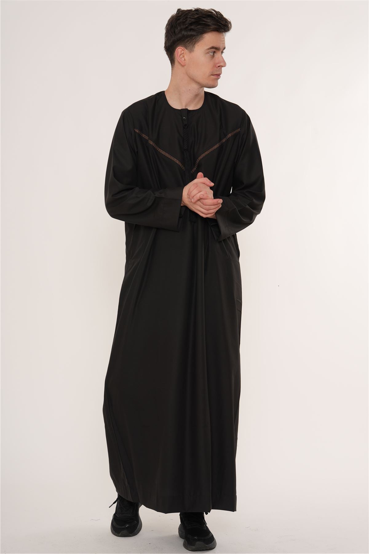 HM10 - Men's  Emirati Omani Zipped Embroidery Thobe