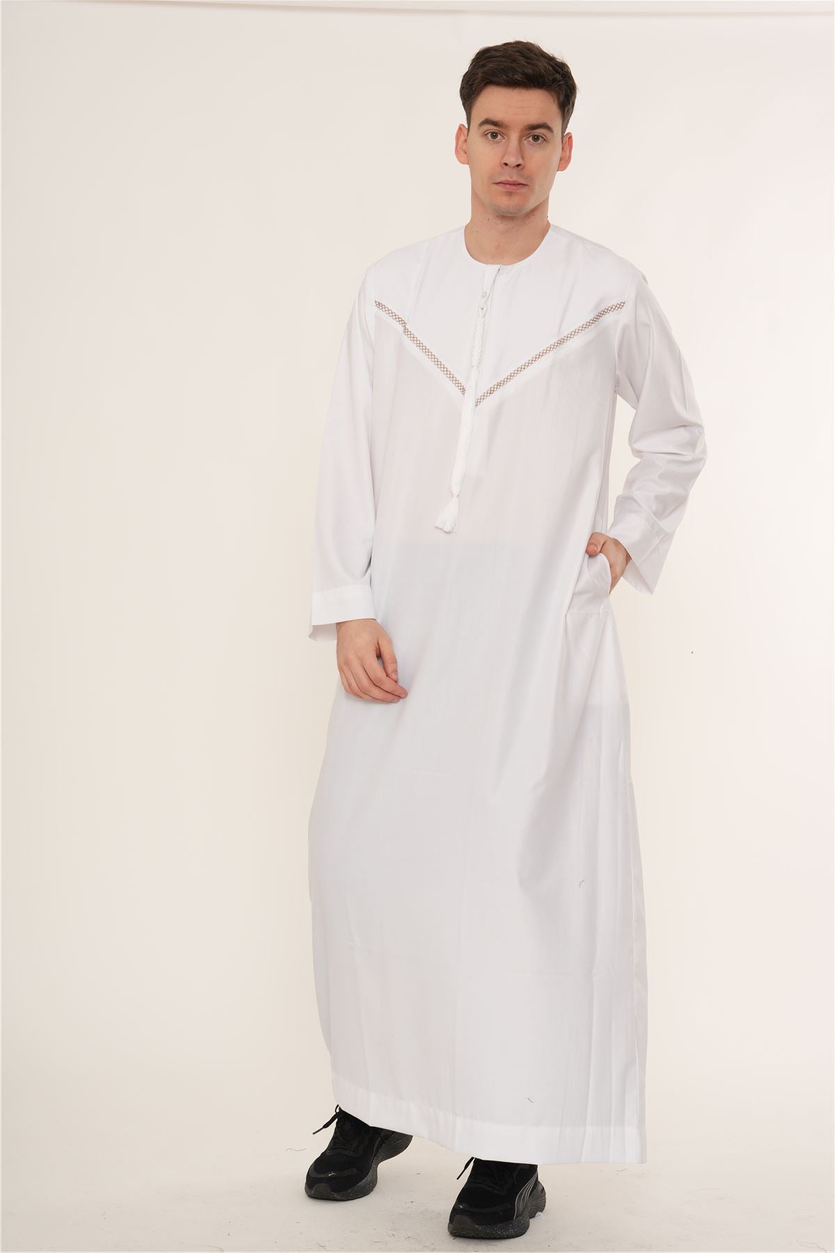 HM10 - Men's  Emirati Omani Zipped Embroidery Thobe