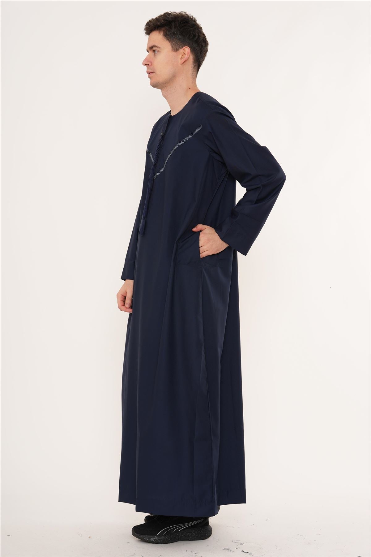 HM10 - Men's  Emirati Omani Zipped Embroidery Thobe