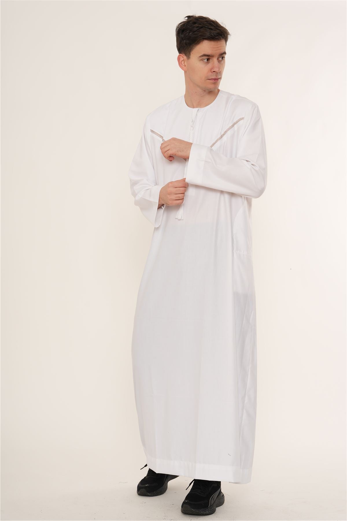HM10 - Men's  Emirati Omani Zipped Embroidery Thobe