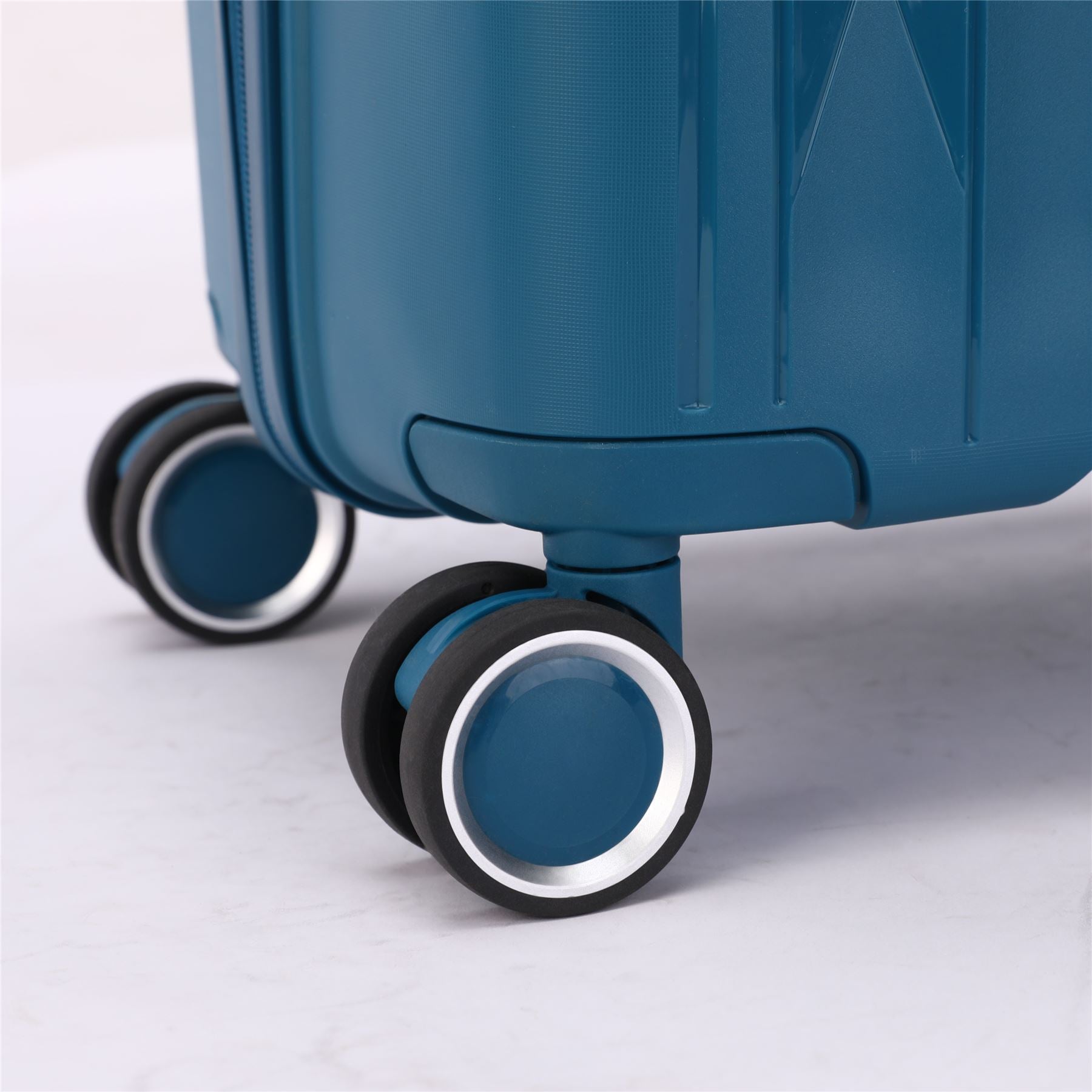 Hard Shell Lightweight Polypropylene Luggage