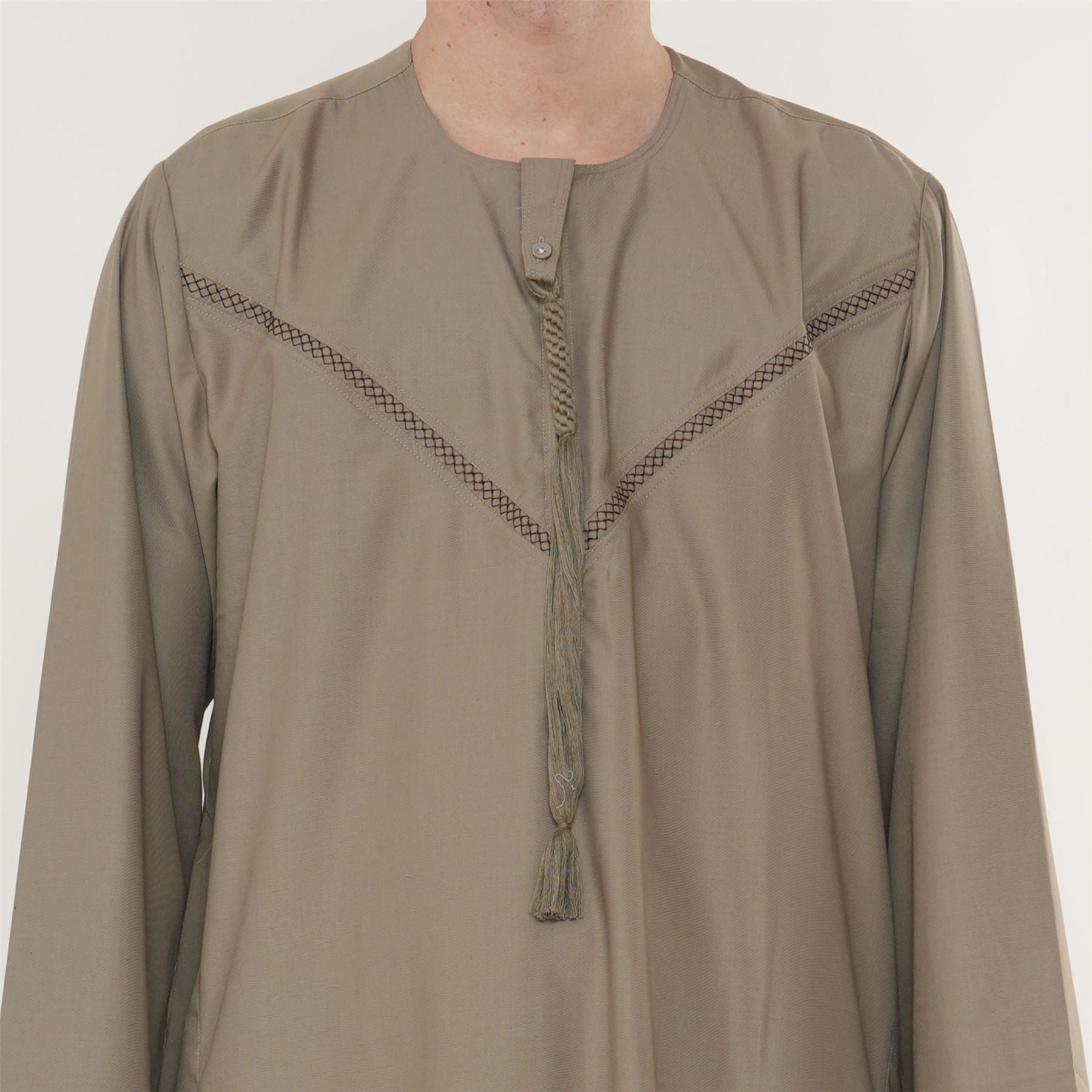 HM10 - Men's  Emirati Omani Zipped Embroidery Thobe