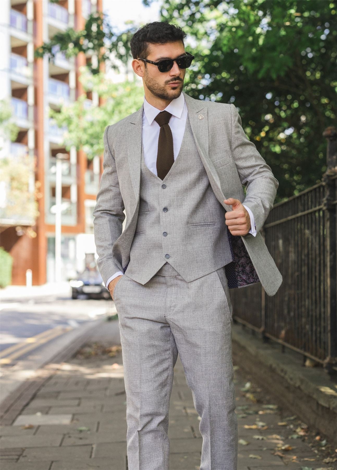 IM33 - Men's 3 Piece Grey Tailored Fit Suit