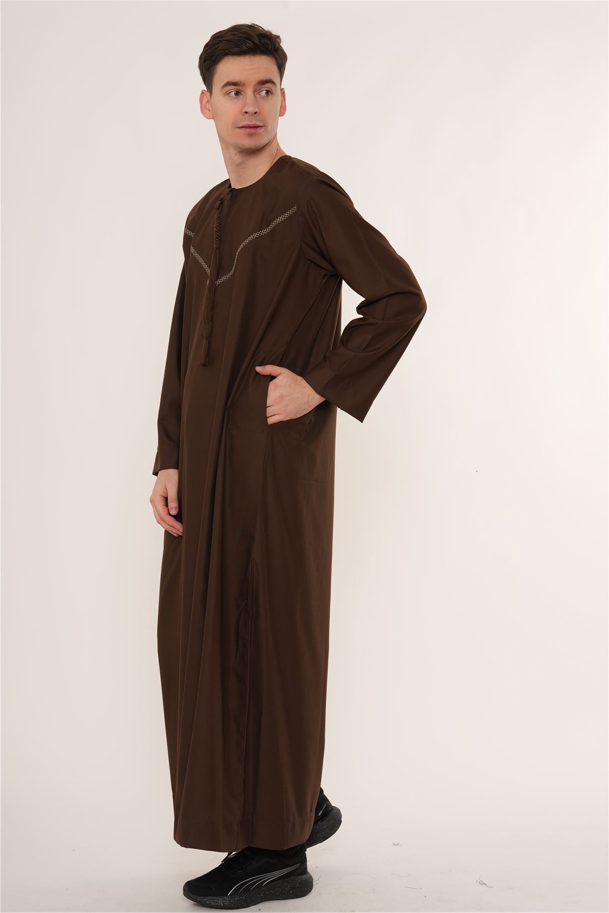 HM10 - Men's  Emirati Omani Zipped Embroidery Thobe