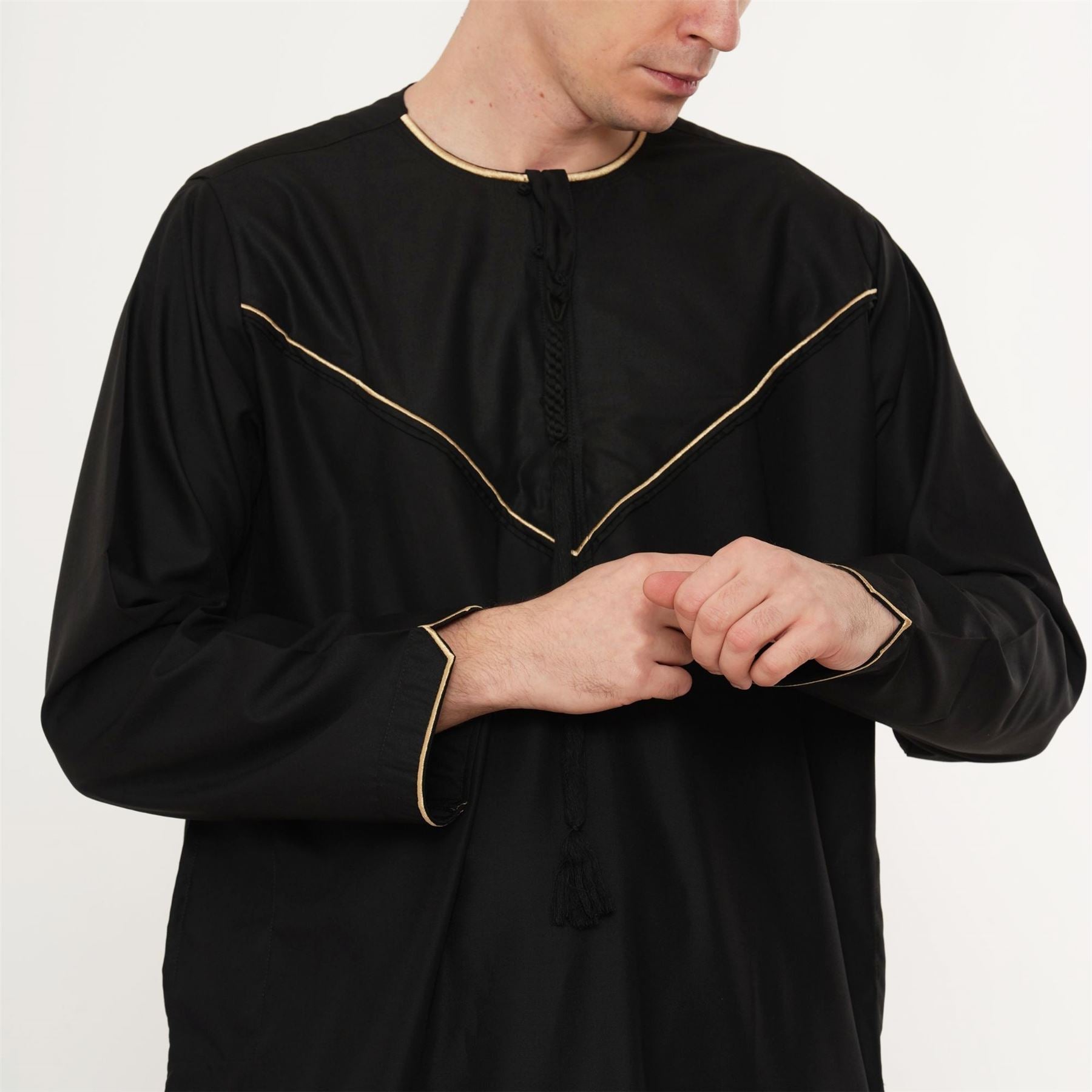 TT-007 - Men's Emirati Omani Gold Embroidery Thobe
