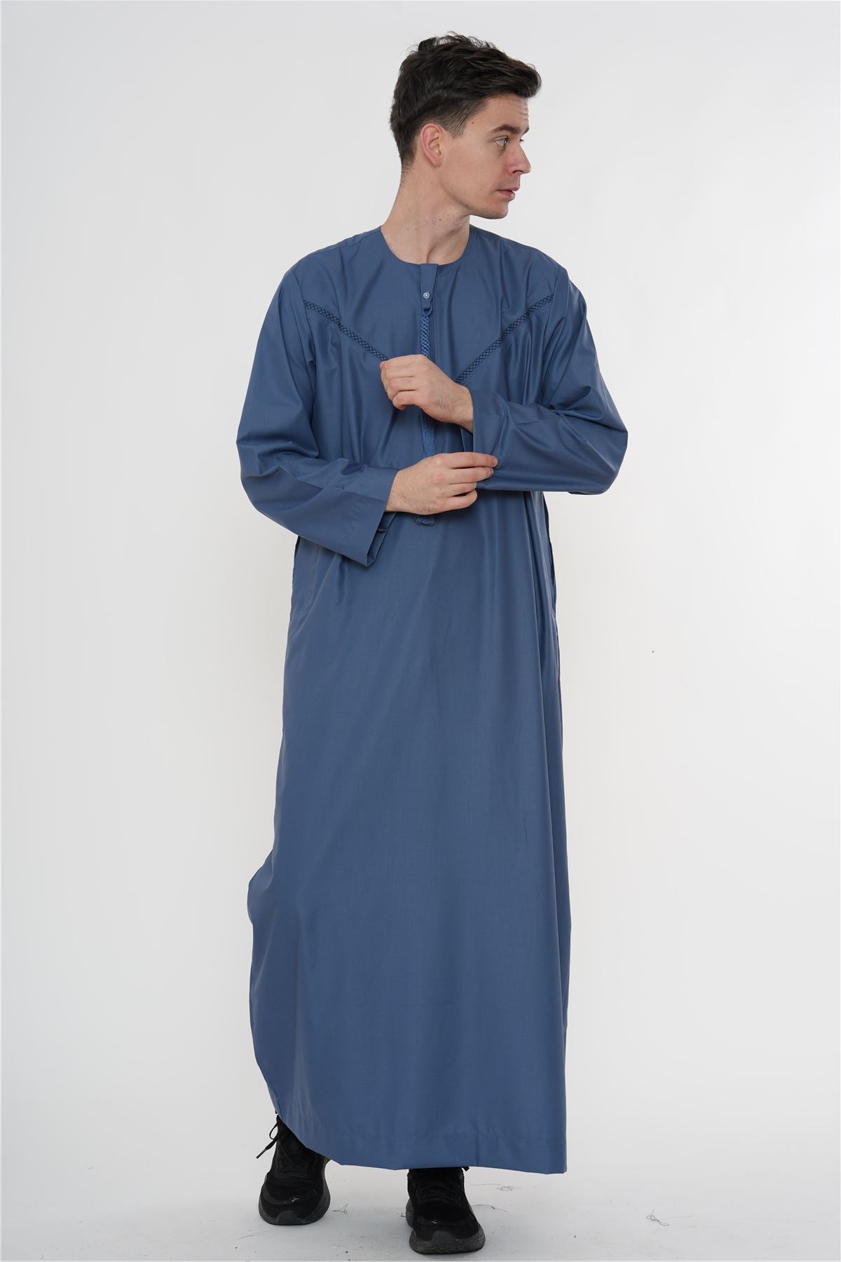 HM10 - Men's  Emirati Omani Zipped Embroidery Thobe