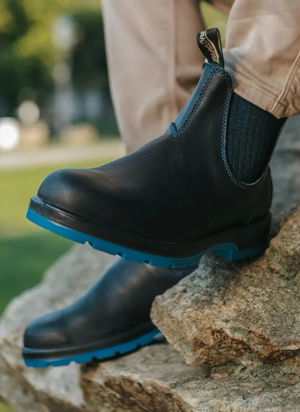 Blundstone 2343 Black Blue Slip On Chelsea Boots