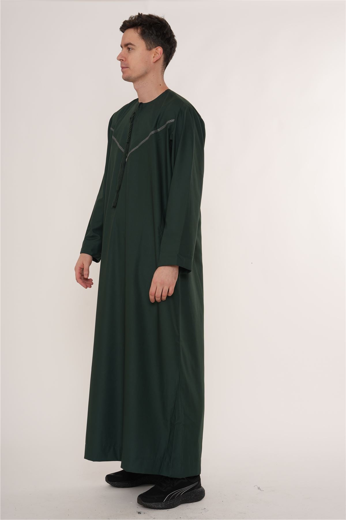 HM10 - Men's  Emirati Omani Zipped Embroidery Thobe