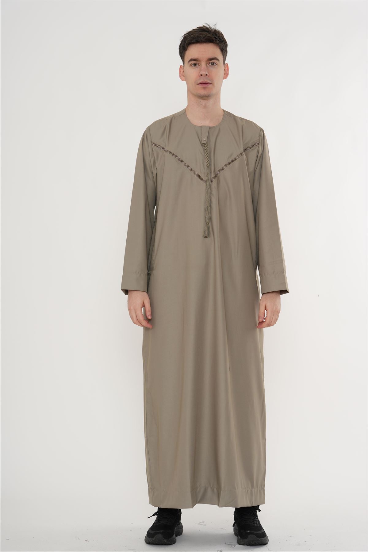 HM10 - Men's  Emirati Omani Zipped Embroidery Thobe