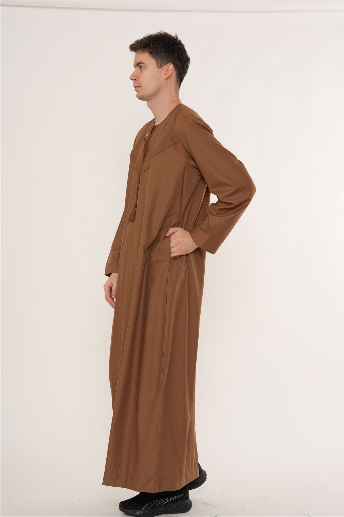 HM11 - Men's Emirati Omani Bobble Button Thobe