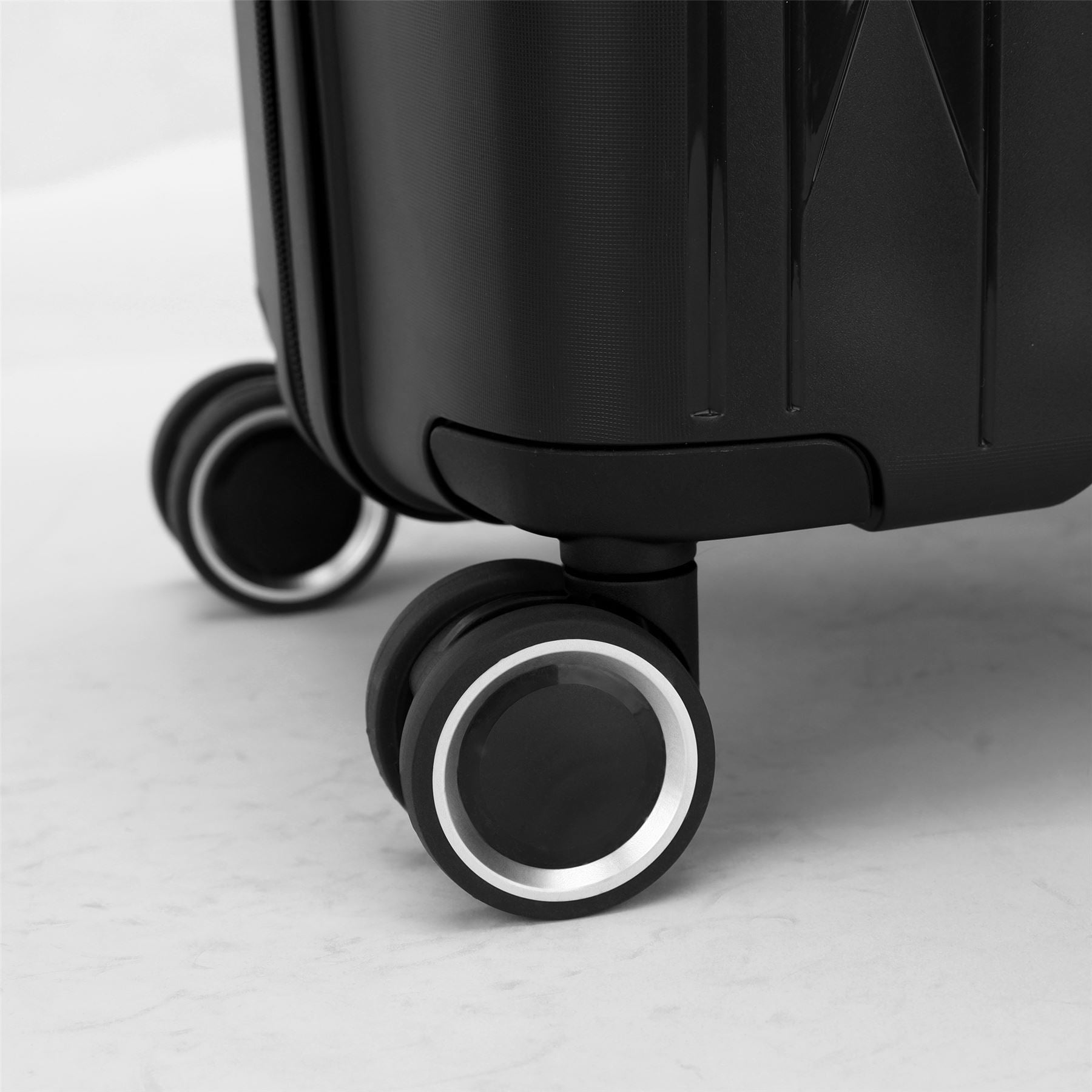 Hard Shell Lightweight Polypropylene Luggage