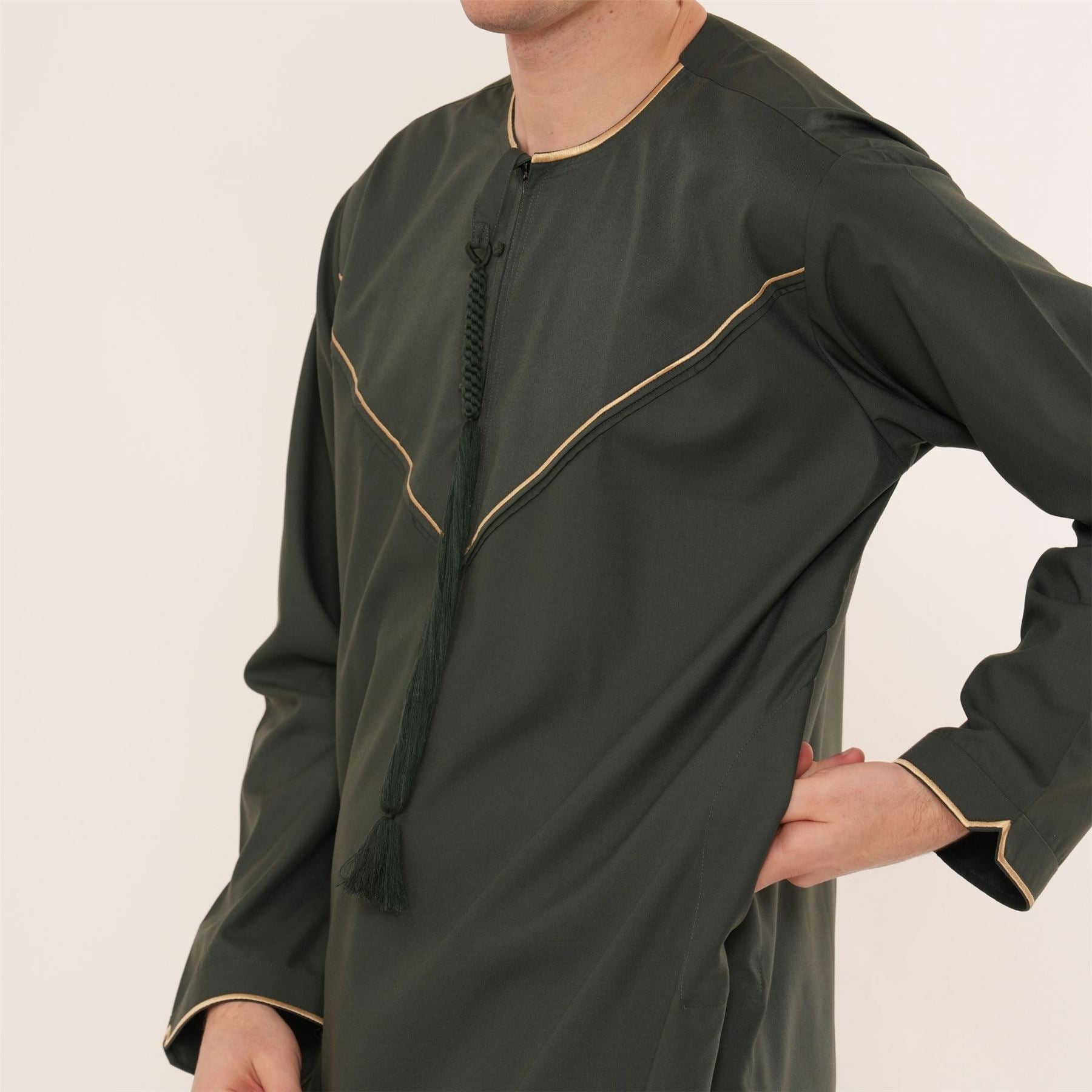 TT-007 - Men's Emirati Omani Gold Embroidery Thobe