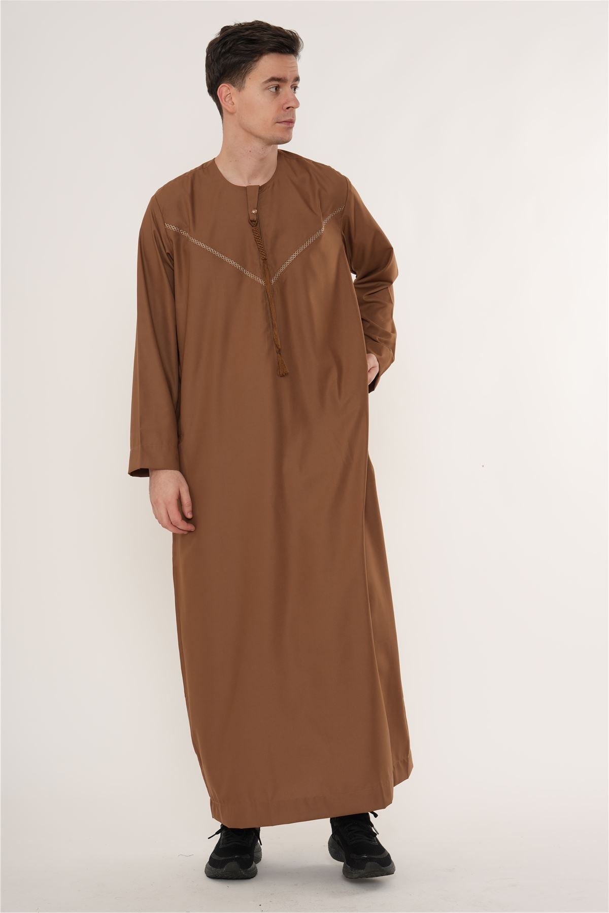 HM10 - Men's  Emirati Omani Zipped Embroidery Thobe