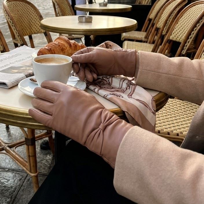 Women's Leather Wool Lined Bow Knot Accent Gloves