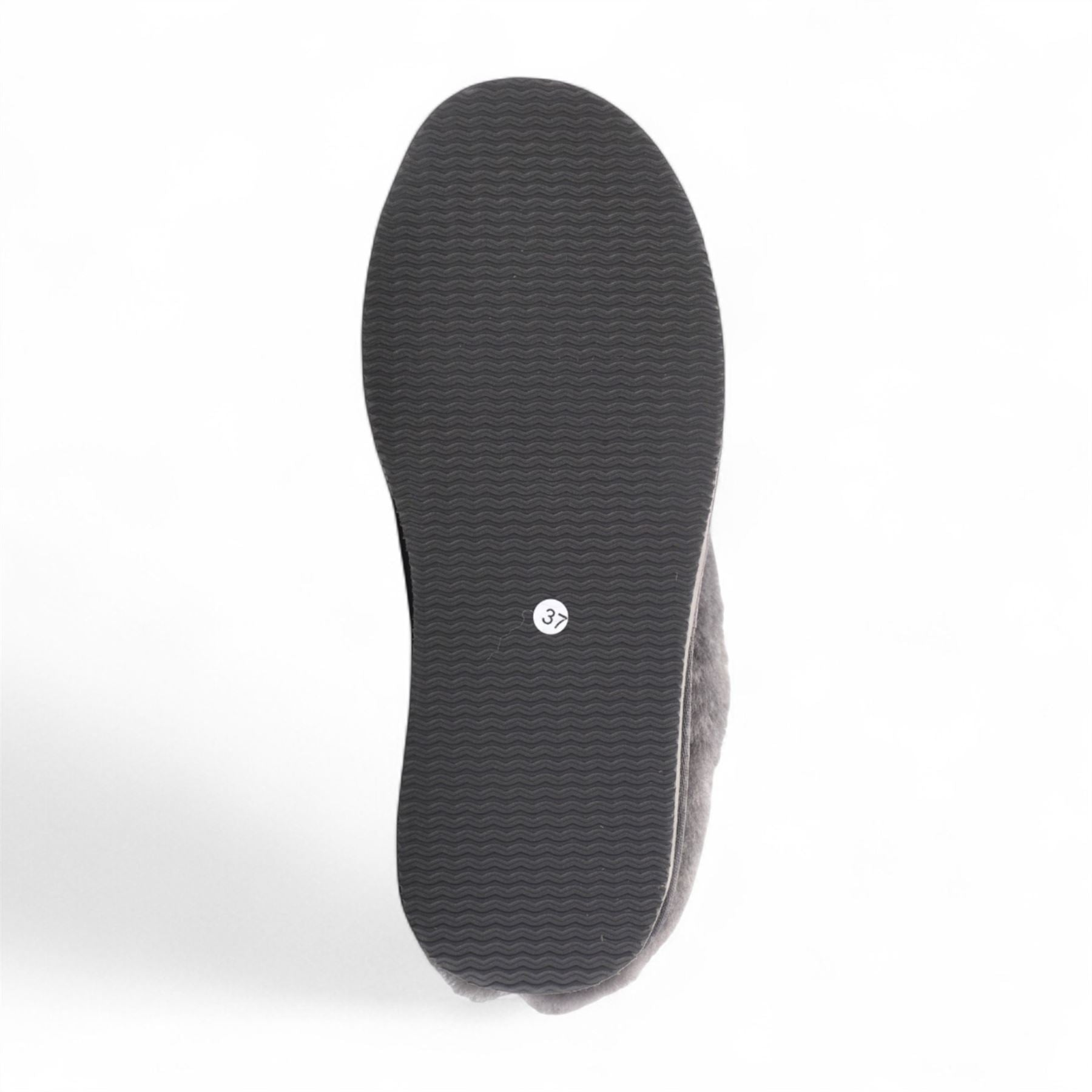 Glacier - Women's Sheepskin Suede Comfort Bootie