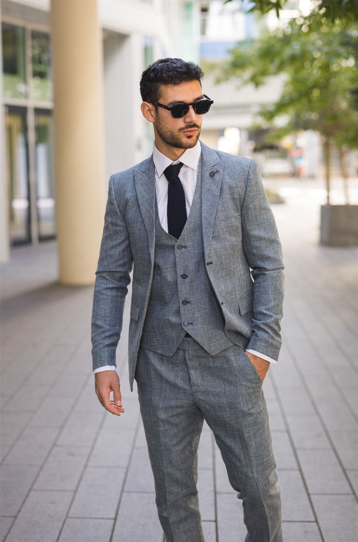IM33 - Men's 3 Piece Blue Tailored Fit Suit