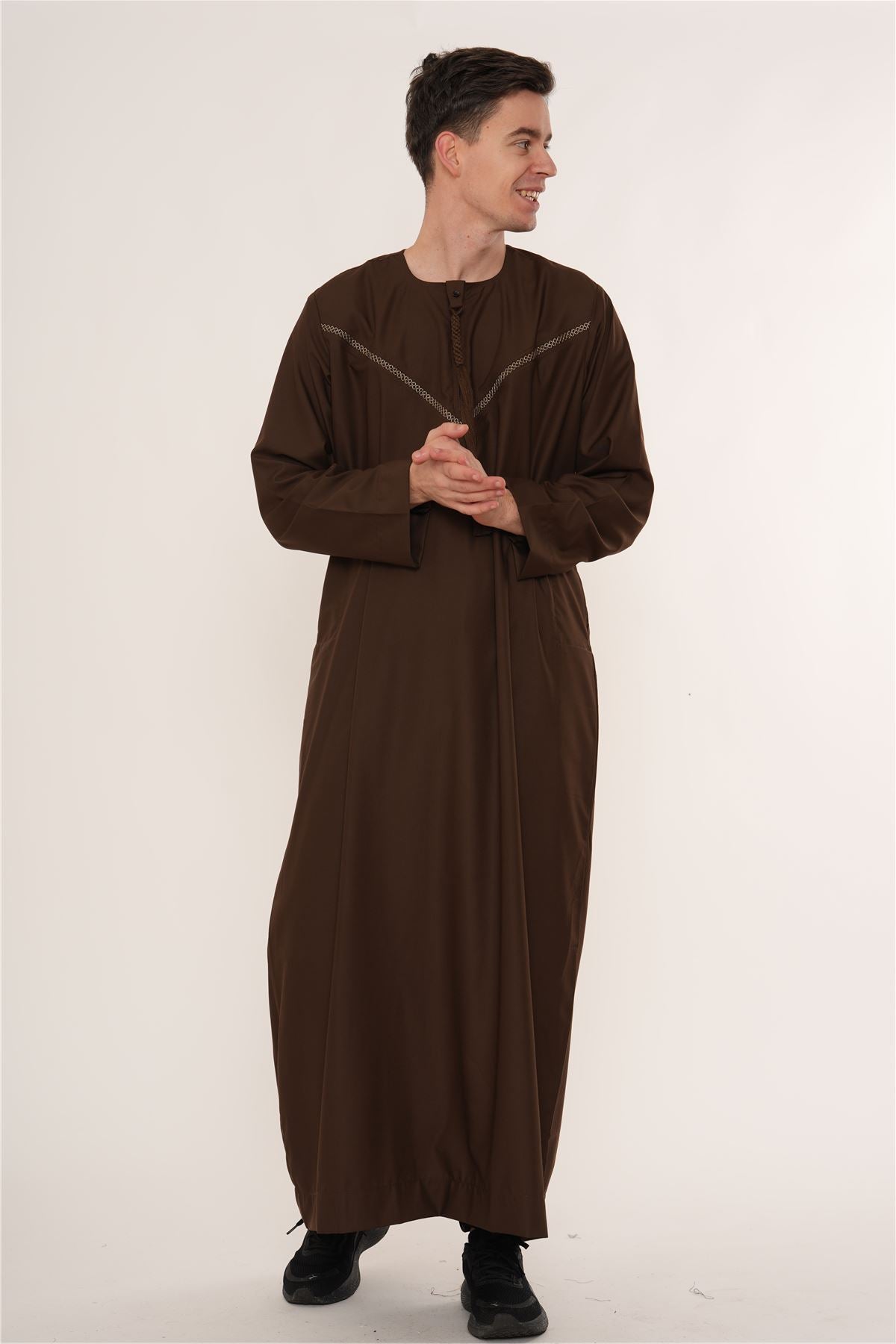 HM10 - Men's  Emirati Omani Zipped Embroidery Thobe