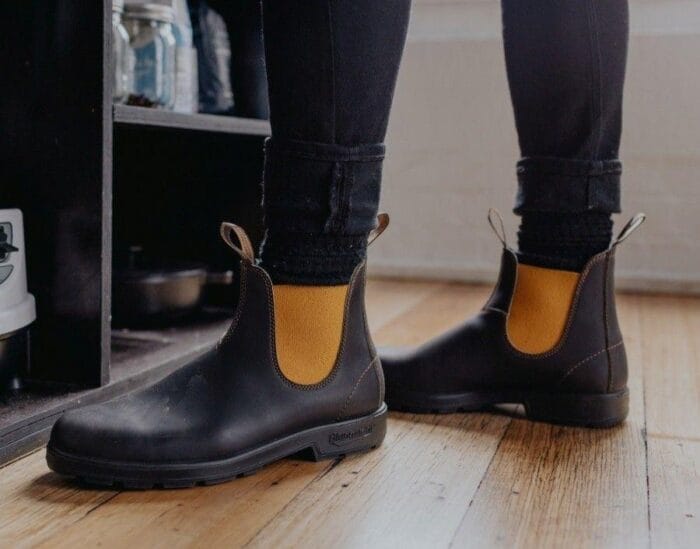 Blundstone 1919 Chelsea Boots aus senfbraunem Leder mit Ziernähten in Kamelbraun zum Hineinschlüpfen - Knighthood Store