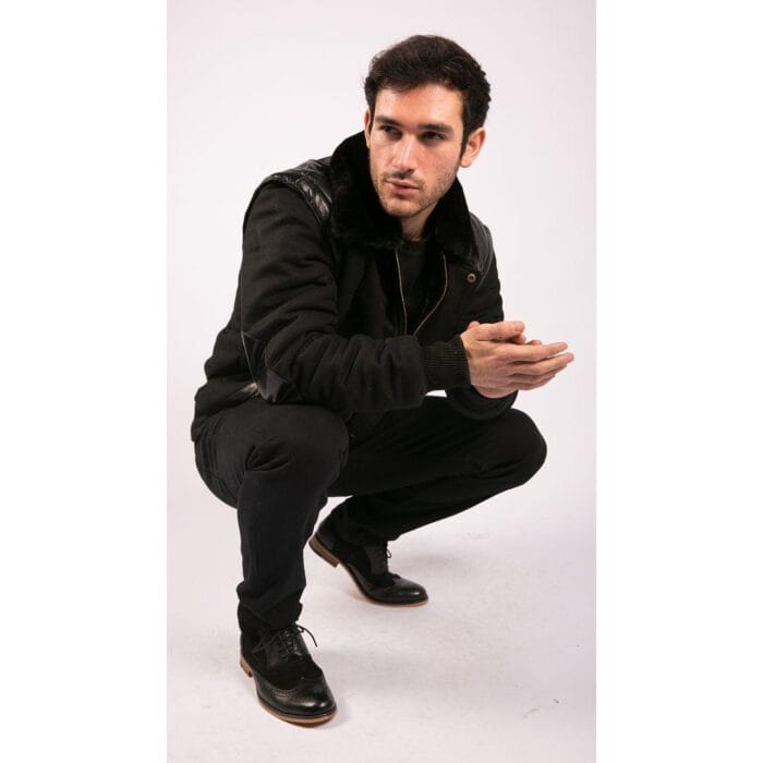 Schwarze Bomberjacke aus Leder mit Schulterpatches und abnehmbaren Ärmeln für Herren – Knighthood Store