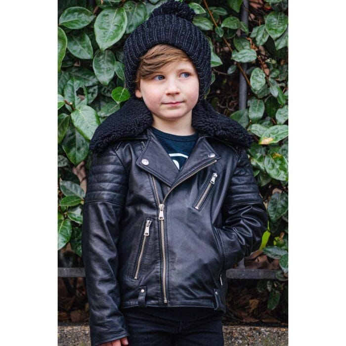 Chaqueta motera de cuero auténtico para niños, estilo motero, con cremallera cruzada Brando, cuello de piel negra - Knighthood Store