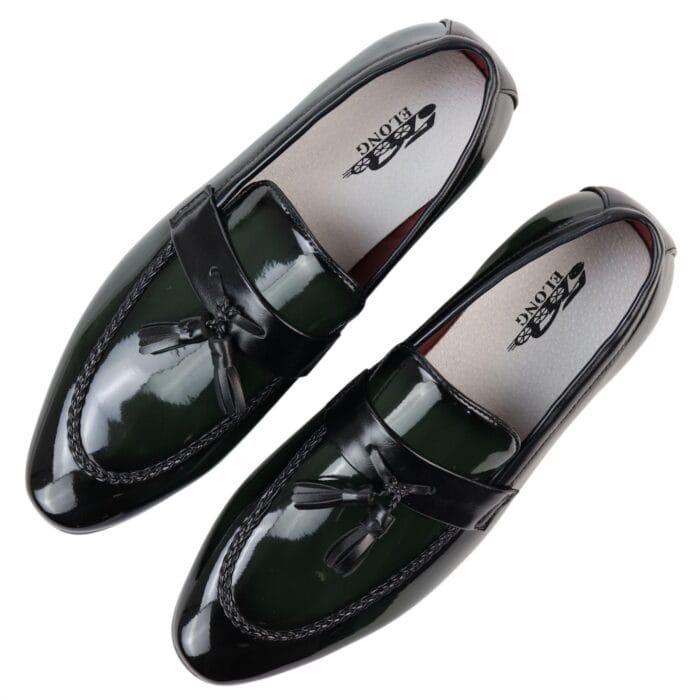 Mocassini da uomo in pelle verniciata, foderati, con nappe, scarpe eleganti - Knighthood Store