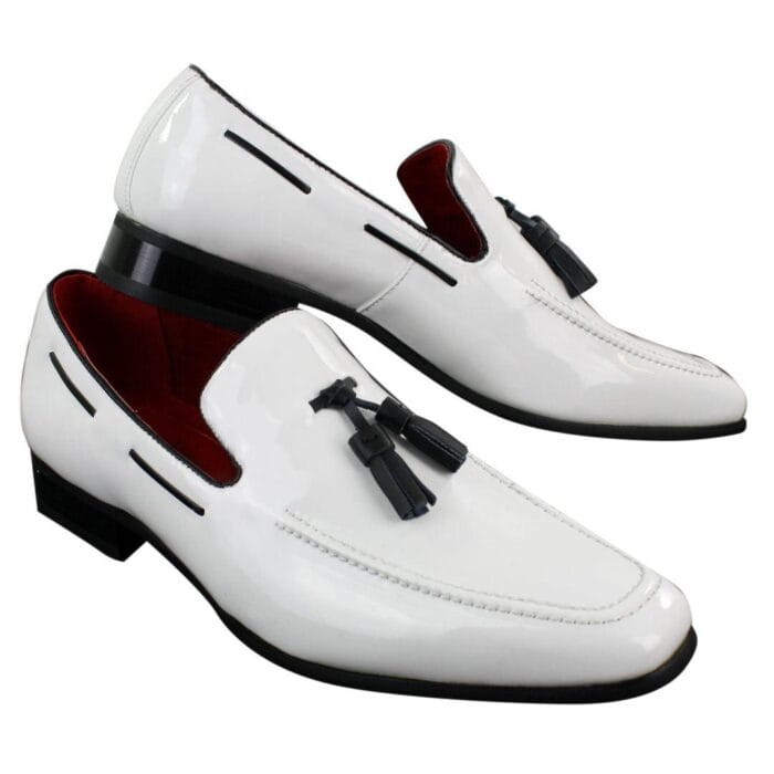 Mocassini da uomo in pelle verniciata lucida con nappe, eleganti e casual - Knighthood Store