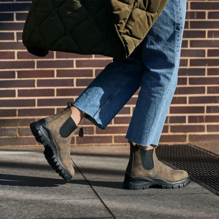Blundstone 2239 Brown Slip On Lug Sole Chelsea Boots - Image 2