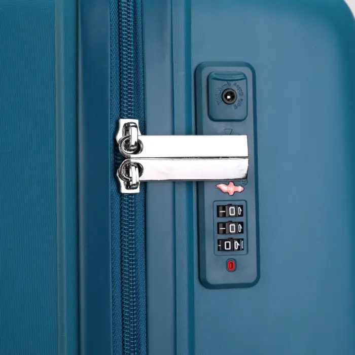 Hard Shell Lightweight Polypropylene Luggage - Image 13